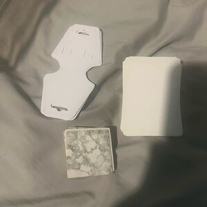 #18. Pack Of 40 Displays